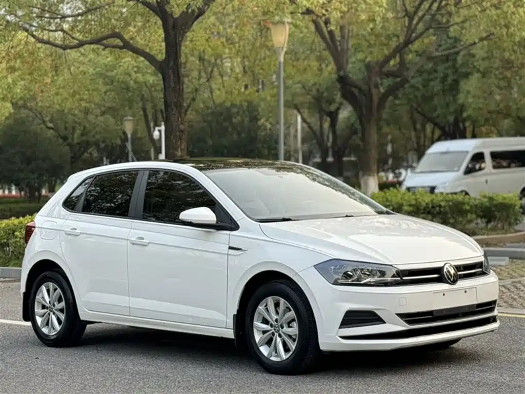 Volkswagen Polo 2021 Plus 1.5L Automatic Colorful Tech Edition фото 24