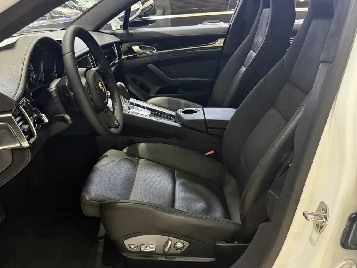Porsche Panamera 2014 Panamera 4 3.0T фото 27