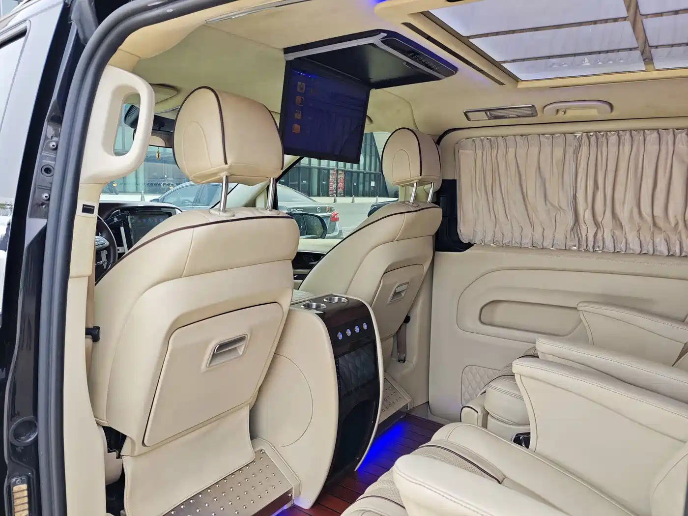 Mercedes-Benz Vito 2018 2.0T Business Edition China VI фото 14