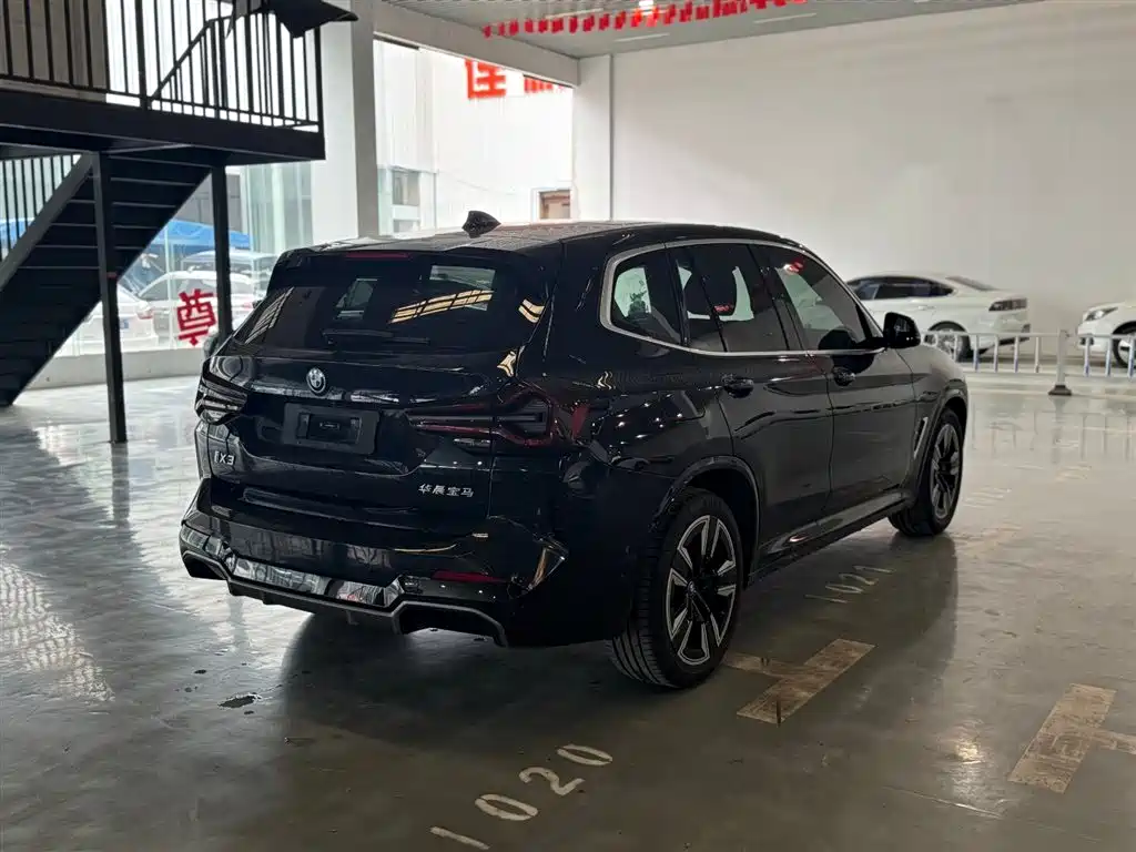 BMW iX3 2023 Leading Type фото 5