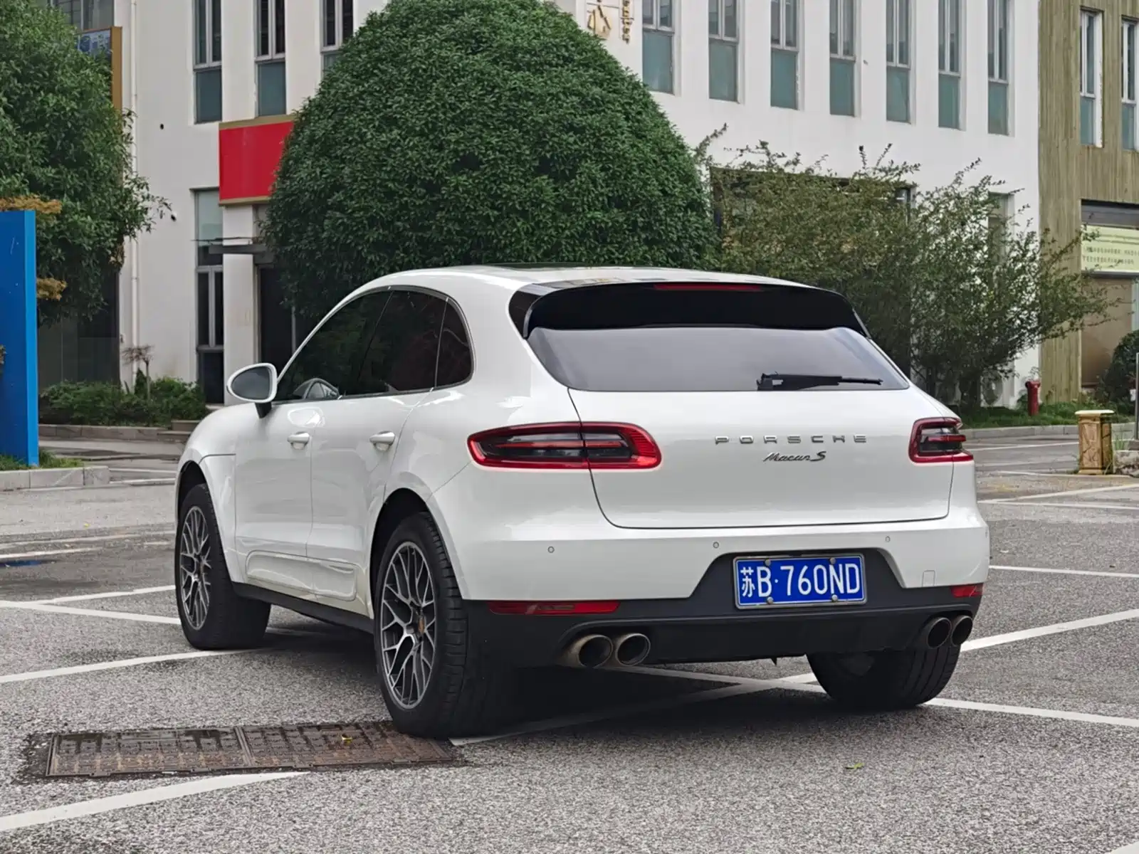 Photo 4 - Porsche Macan