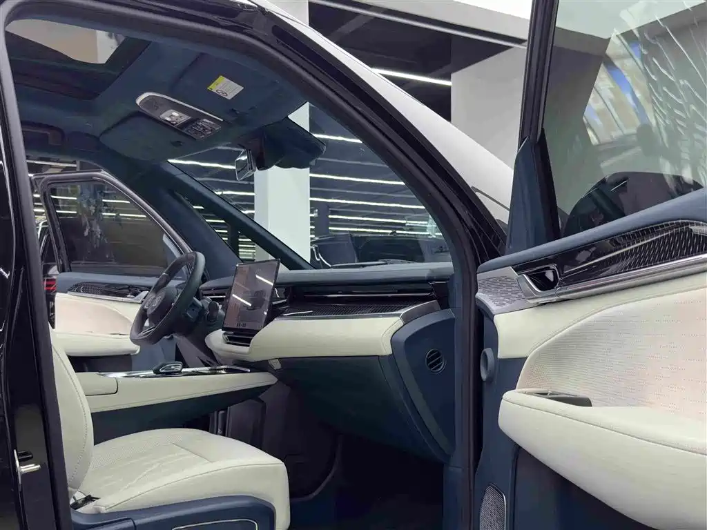 ZEEKR 009 2026 2024 6-seat Executive AWD 108kWh