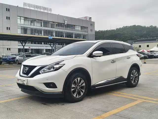 NISSAN LOULAN