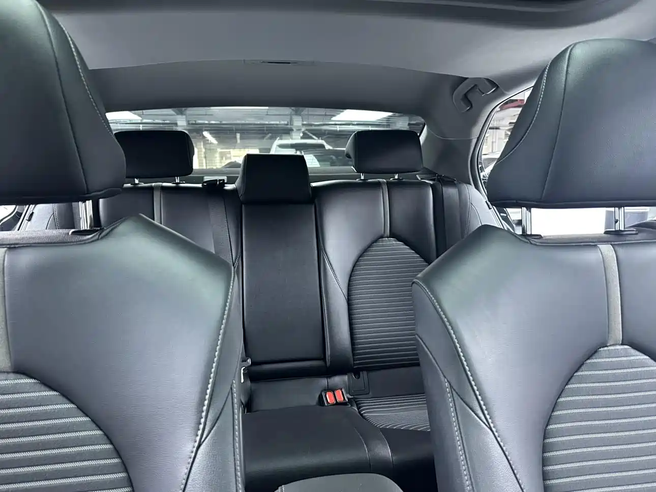Фото 21 - Toyota Camry