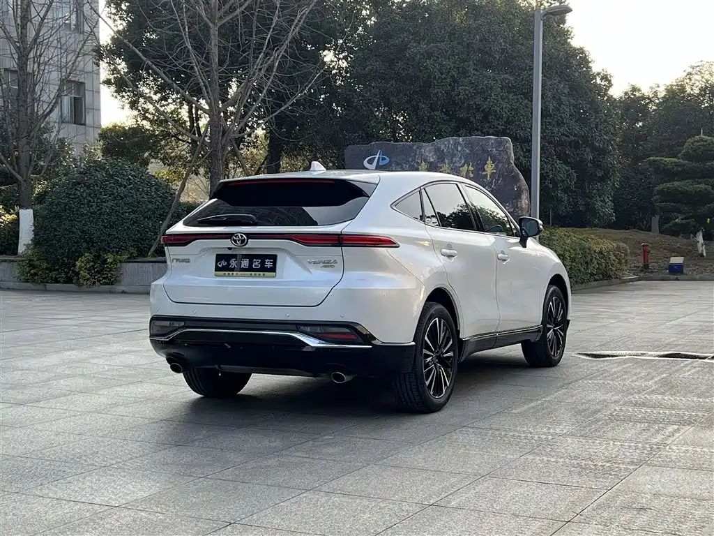Toyota Venza 2022 2.0L CVT AWD Ultimate Edition фото 15