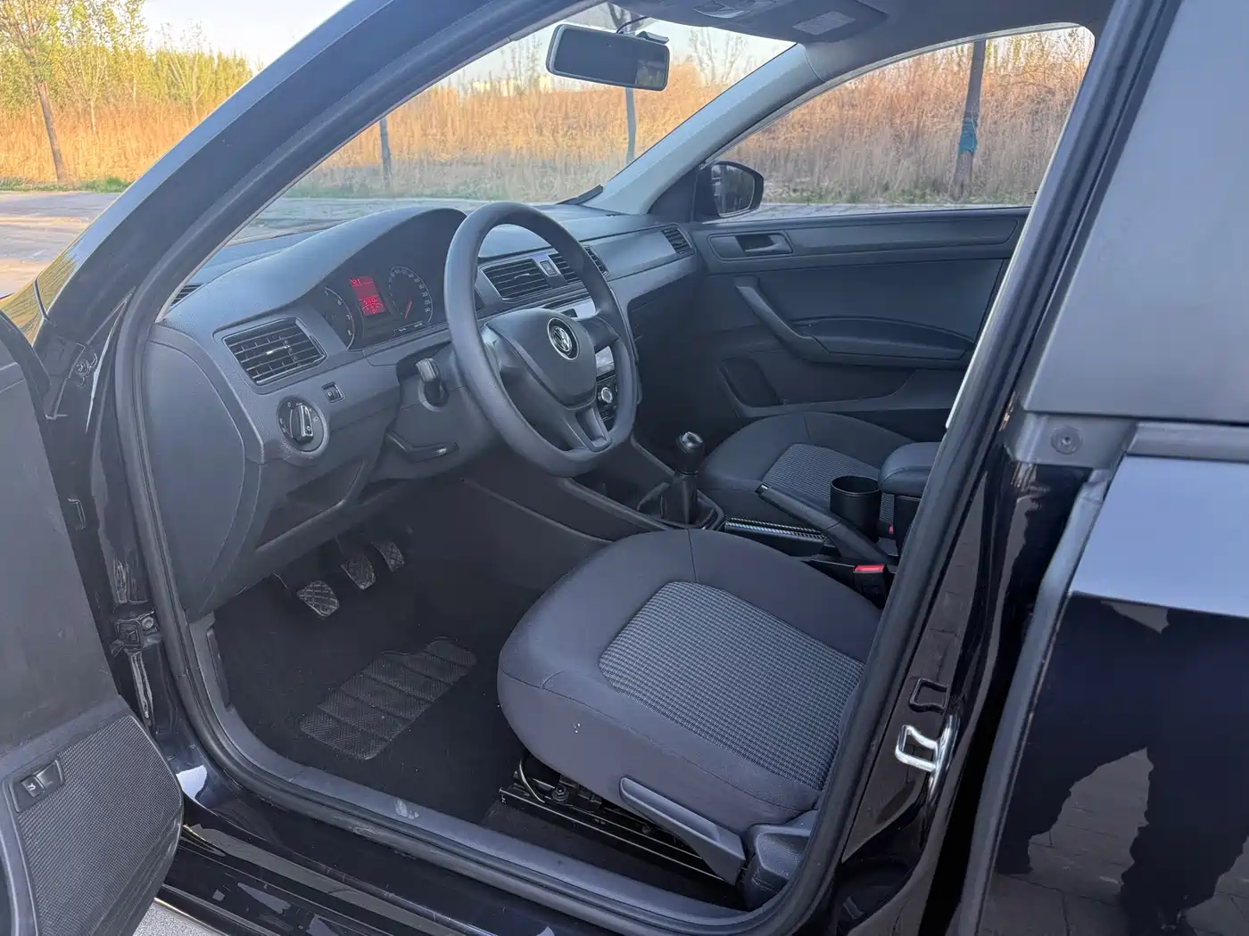 Volkswagen Santana 2016 1.4L Manual Trend Edition фото 4