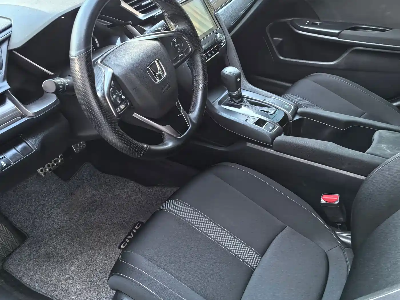 Фото 9 - Honda Civic