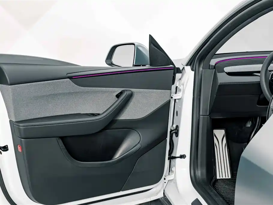 Tesla Model Y 2026 2026 Rear-Wheel Drive