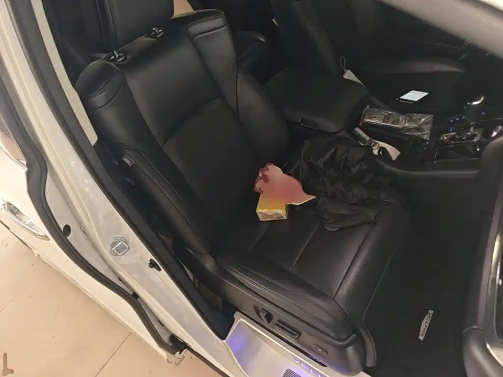 Фото 25 - Toyota Vellfire