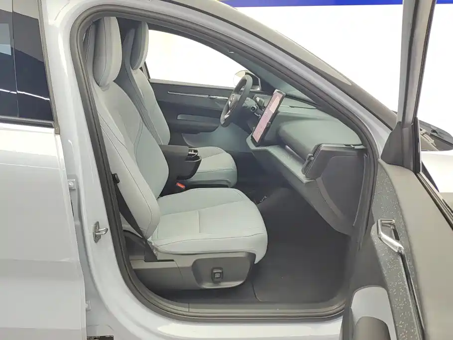 Photo 8 - Volvo EX30