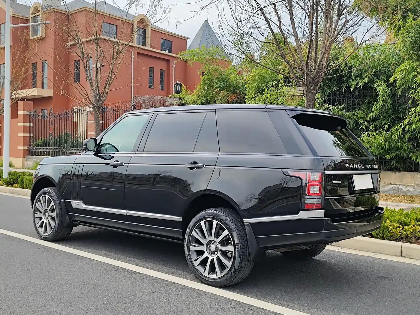 Land Rover Range Rover 2015 5.0 SC V8 AB Prestigious Genesis Extended Edition фото 34