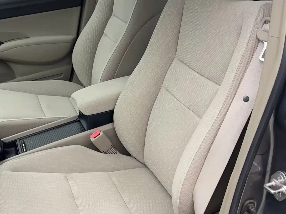 CIIMO CIIMO 2013 2012 1.8L Automatic