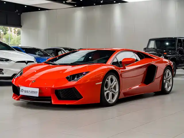  Lamborghini Aventador 2011 LP 700-4