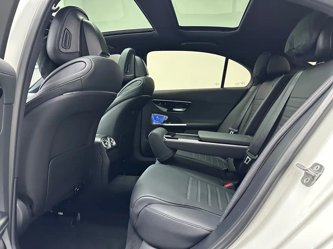 Mercedes-Benz C-Class 2024 Facelift III C 260 L фото 11
