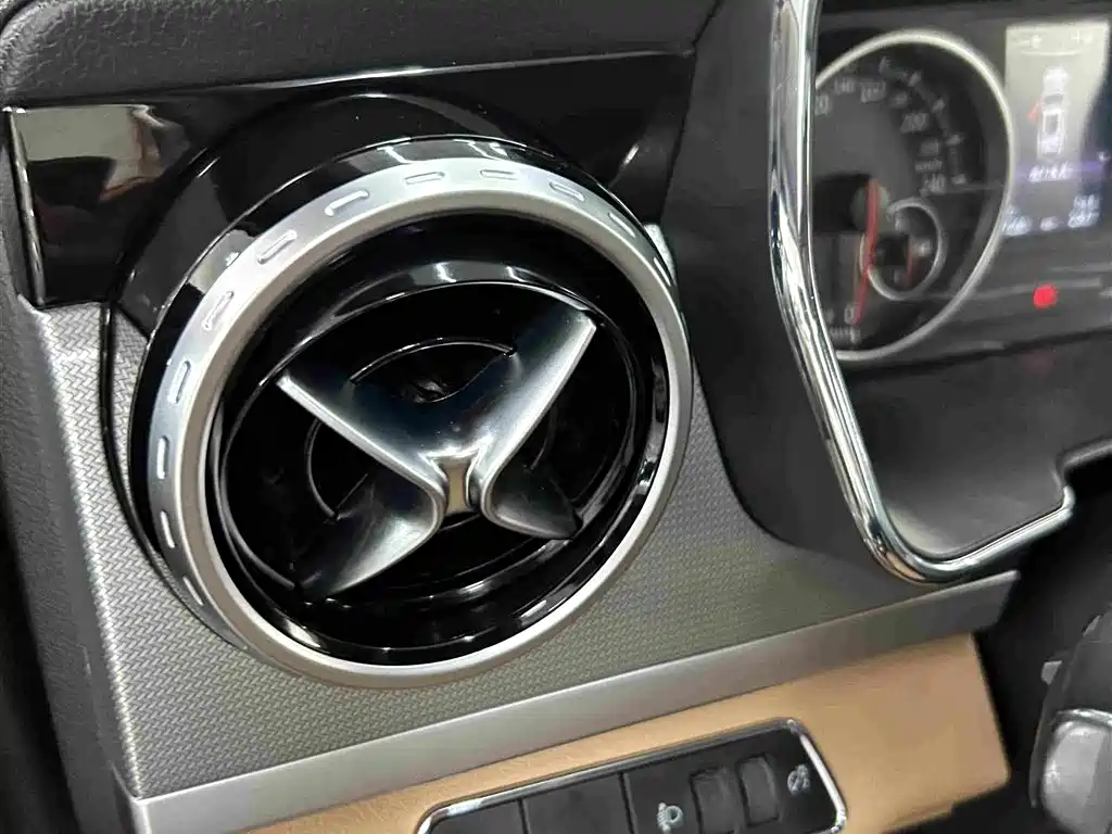 Yema Auto Mustang T80 2018 2017 1.5T Manual Dynamic Edition