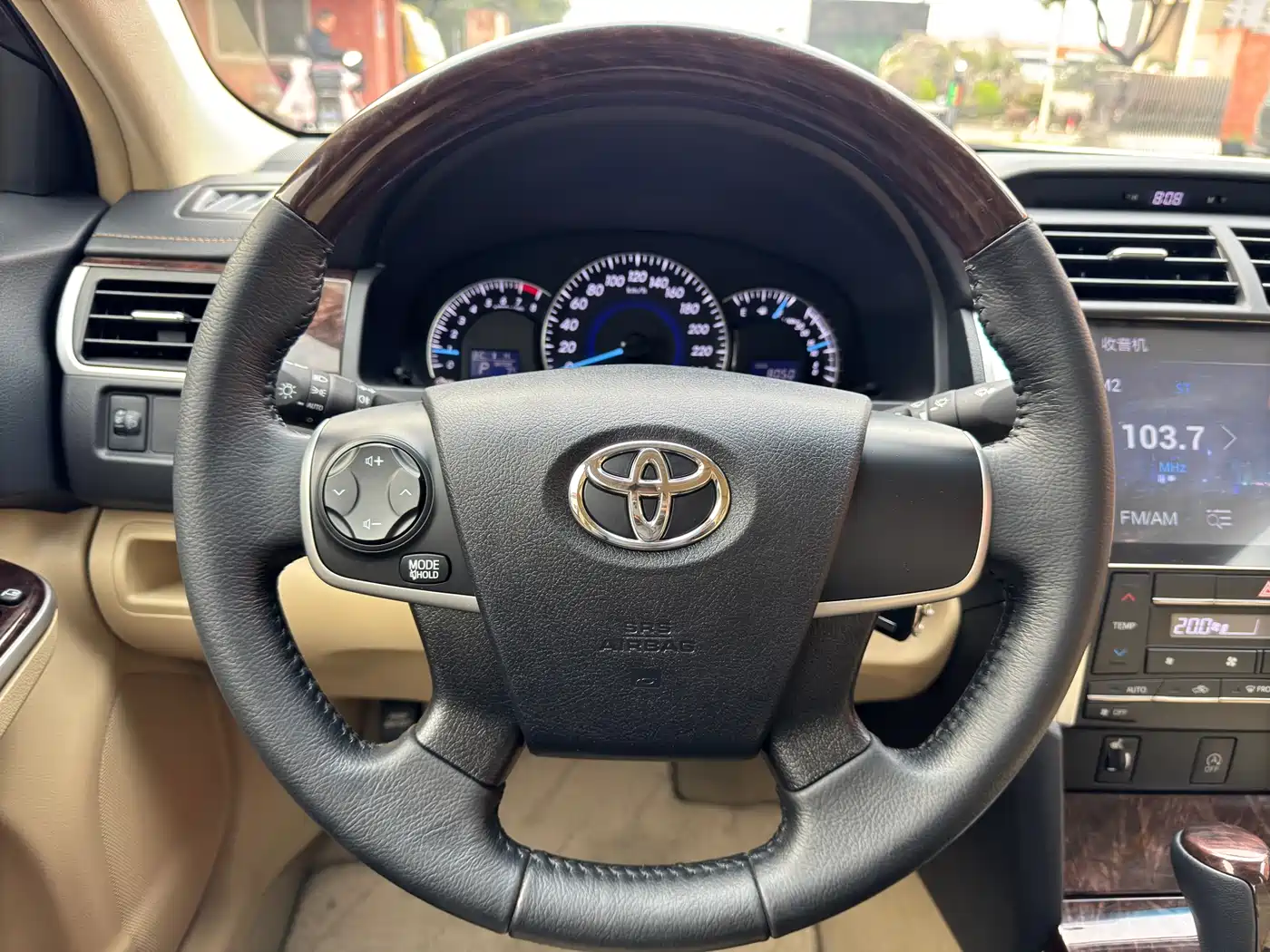 Toyota Camry 2016 2.0G 10th Anniversary Leading Edition фото 27