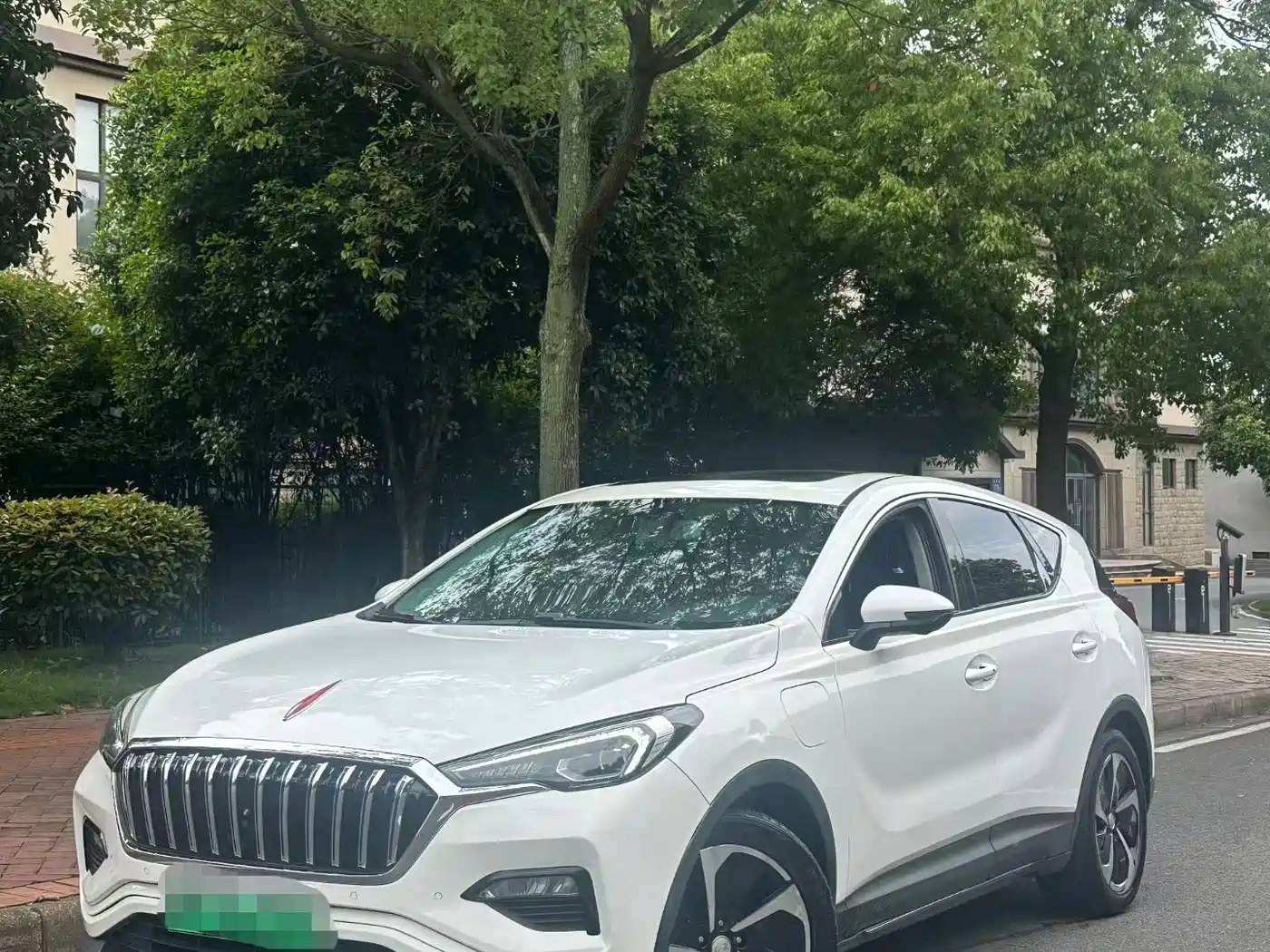Hongqi E-HS3 2019 Smart Connection Flag Joy FWD Version