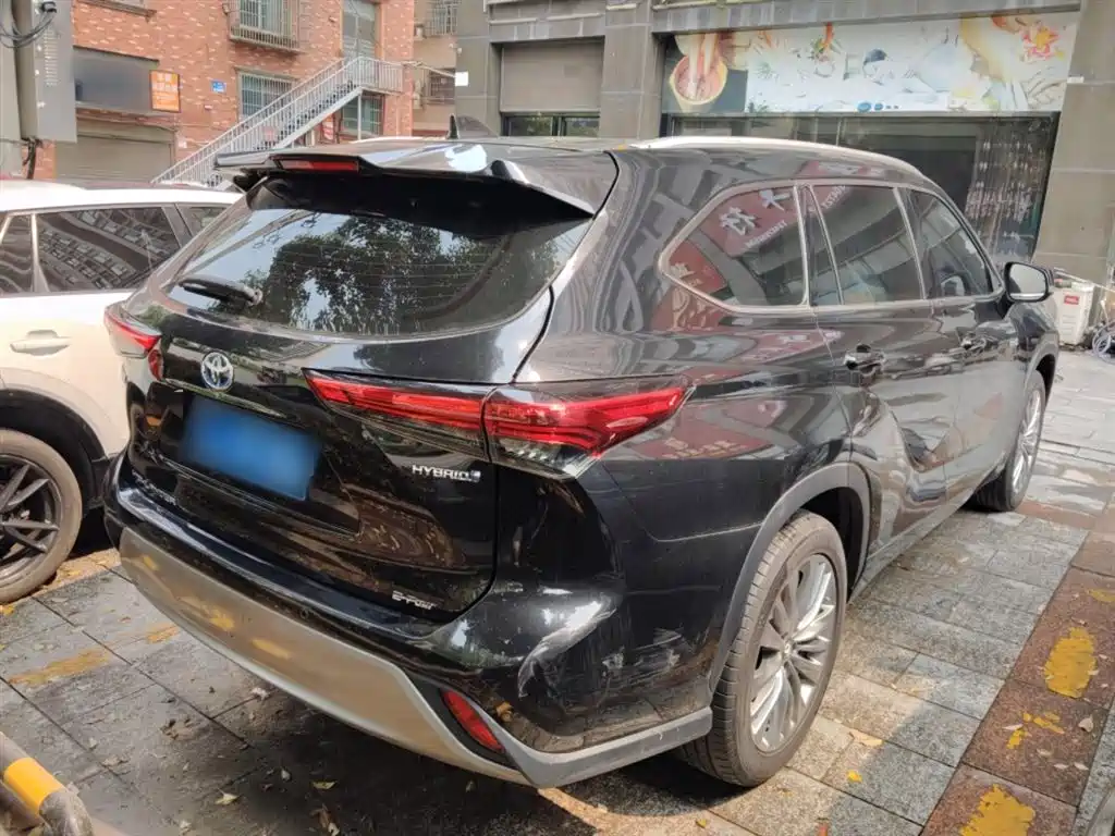 TOYOTA HIGHLANDER