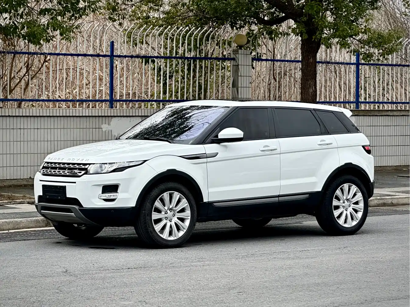 Land Rover Range Rover Evoque 2015 2.0T 5-Door Intelligent Edition