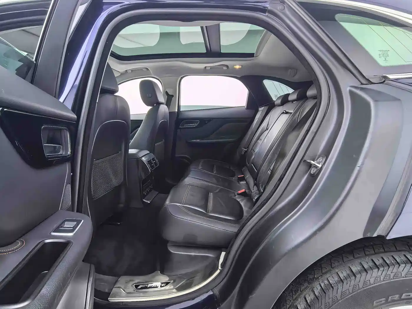 Jaguar F-PACE 2017 2016 2.0T FWD Urban Premium Edition