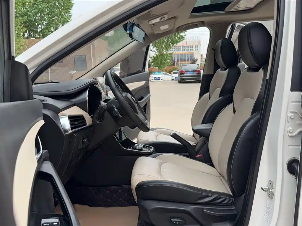 Baojun 360 2019 2018 1.5L Automatic Luxury (China V)