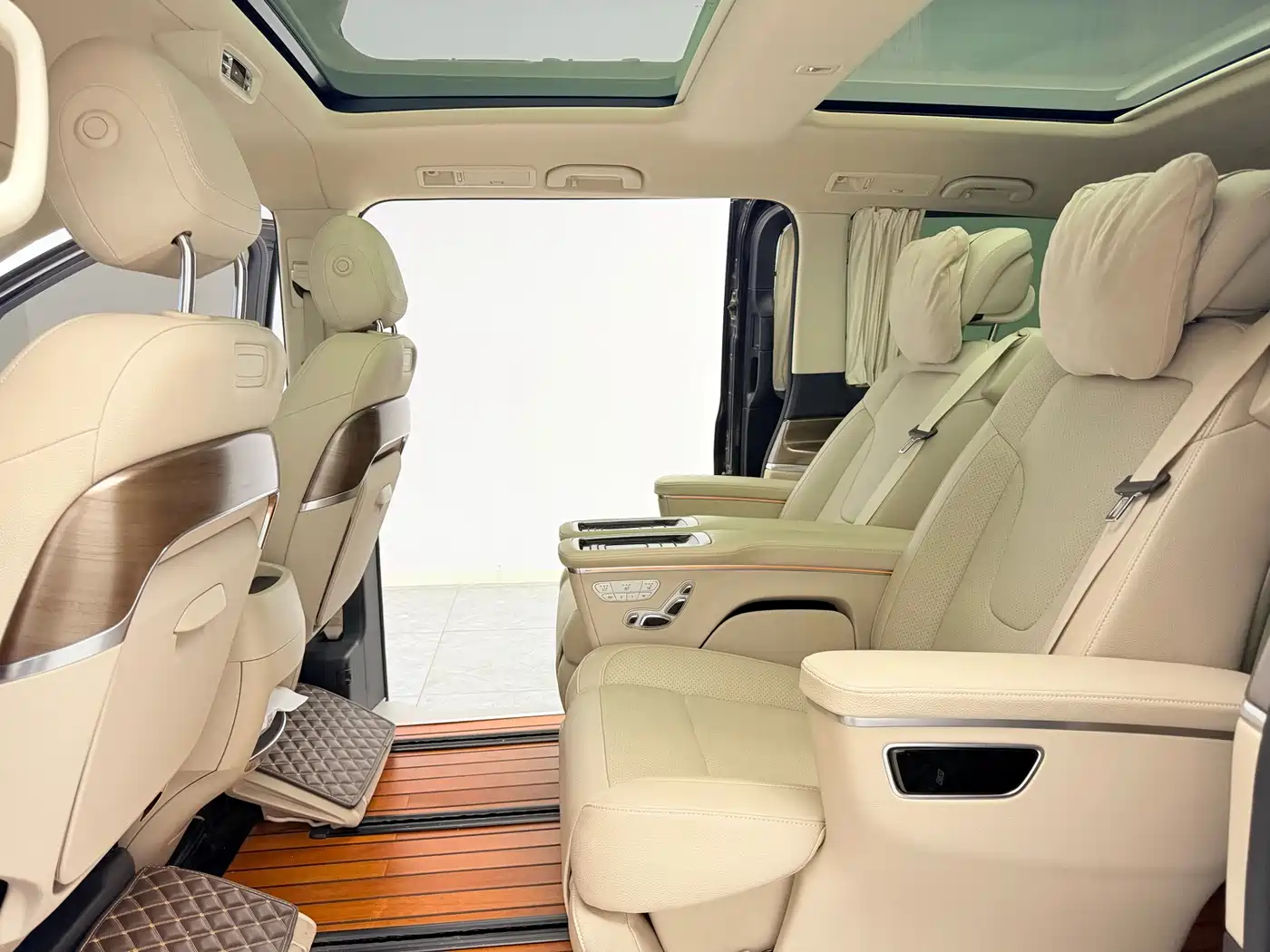 Mercedes-Benz V-Class 2022 V 260 Prestige Edition фото 9