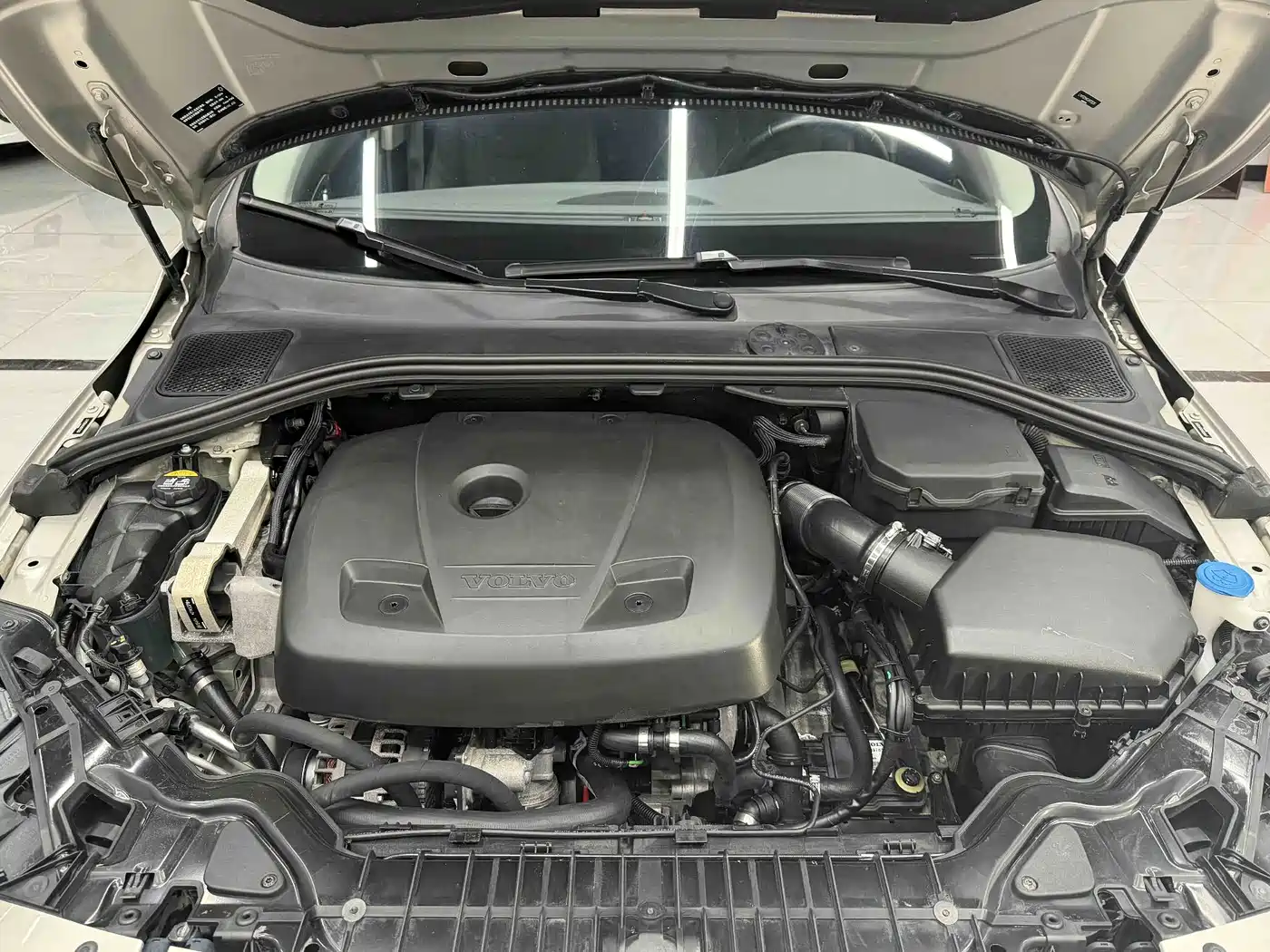 Photo 11 - Volvo S60