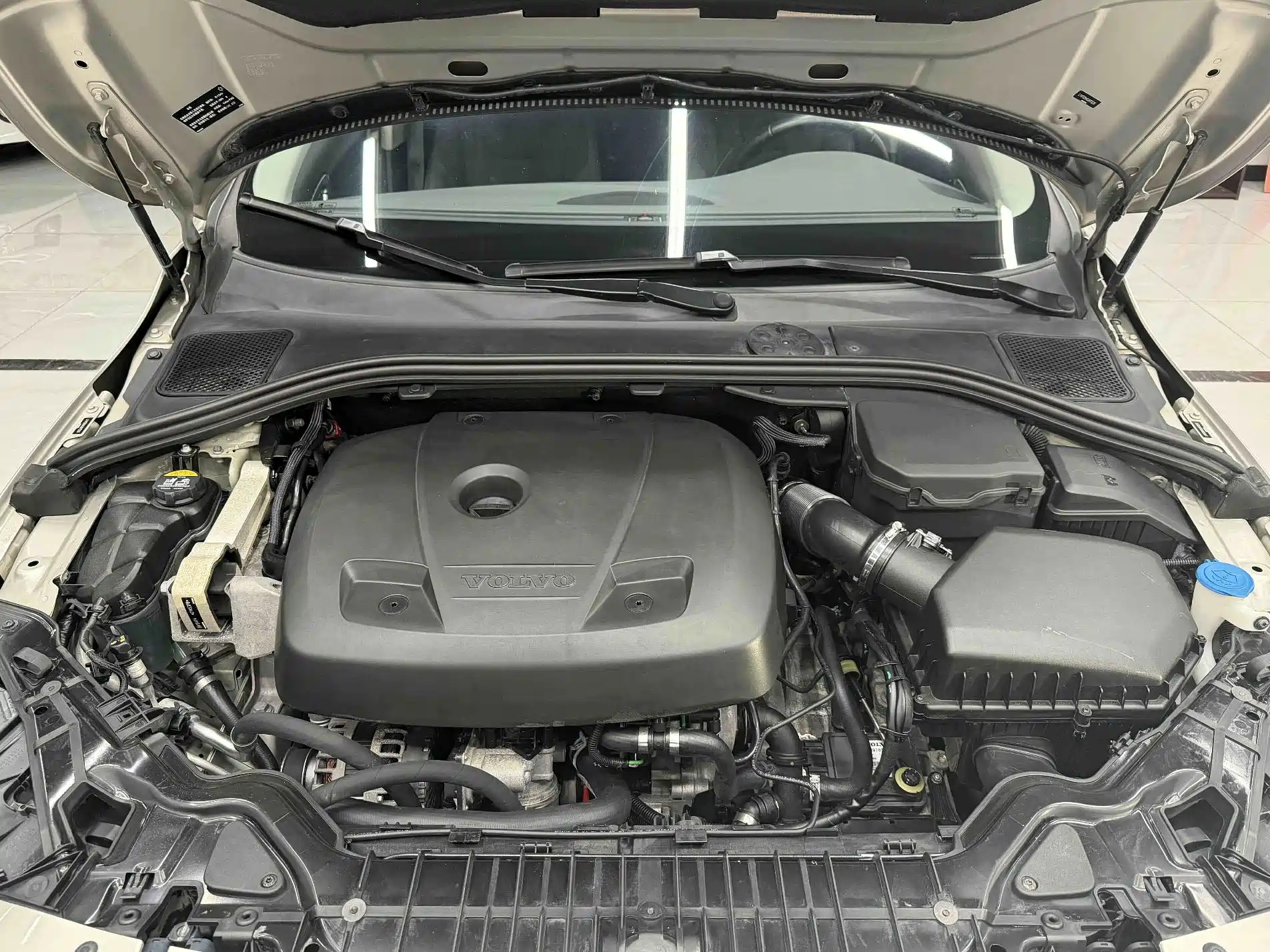 Фото 11 - Volvo S60