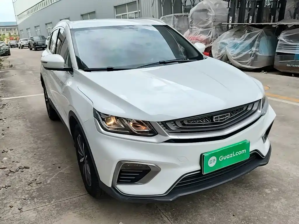 Фото 4 - Geely Binyue
