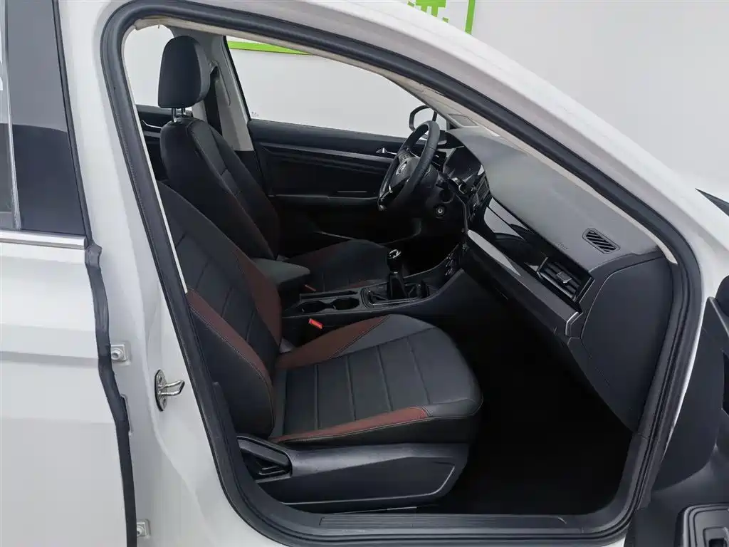 Volkswagen Bora 2019 1.5L Manual Comfort Model фото 23
