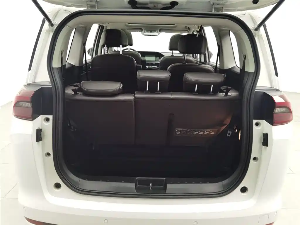GAC Trumpchi Trumpchi M6 2019 270T Automatic Premium Edition (7-Seater) China V фото 16