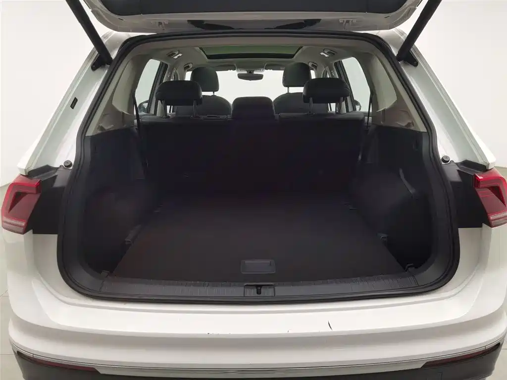Volkswagen Tiguan L 2018 Facelift 330TSI Automatic 2WD Flagship Edition фото 16