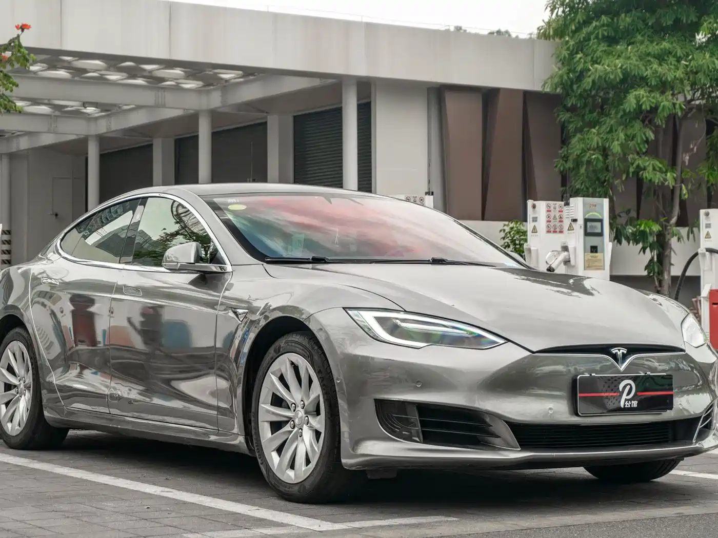 TESLA MODEL S