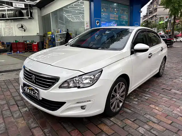 PEUGEOT 408