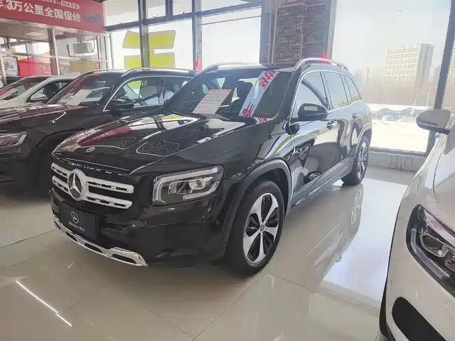 MERCEDES-BENZ GLB