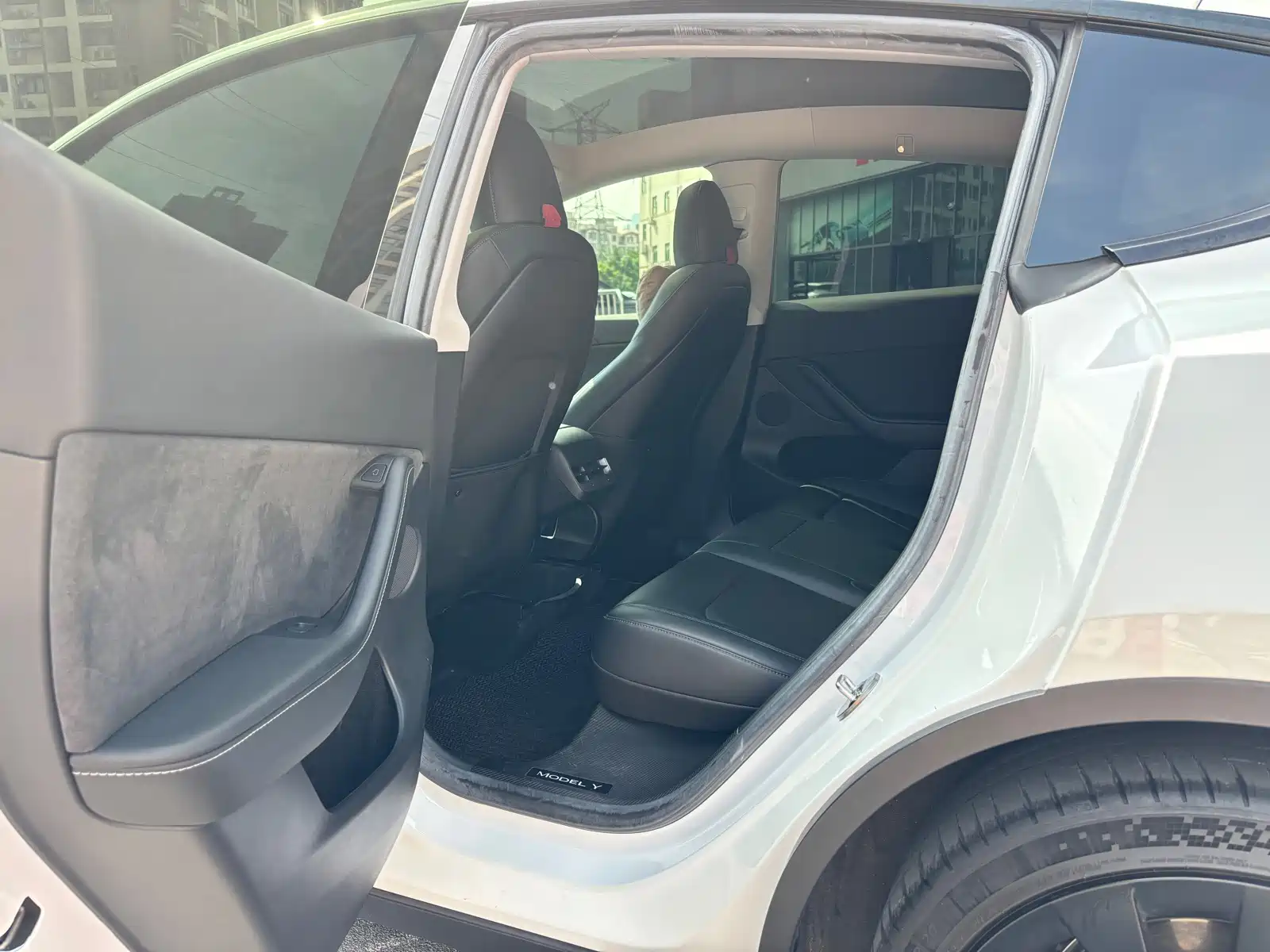 Фото 10 - Tesla Model Y