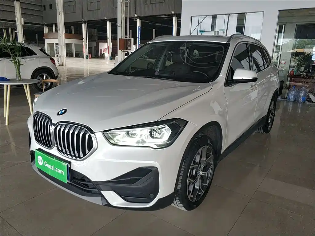 BMW X1 2022 sDrive25Li Leading фото 2
