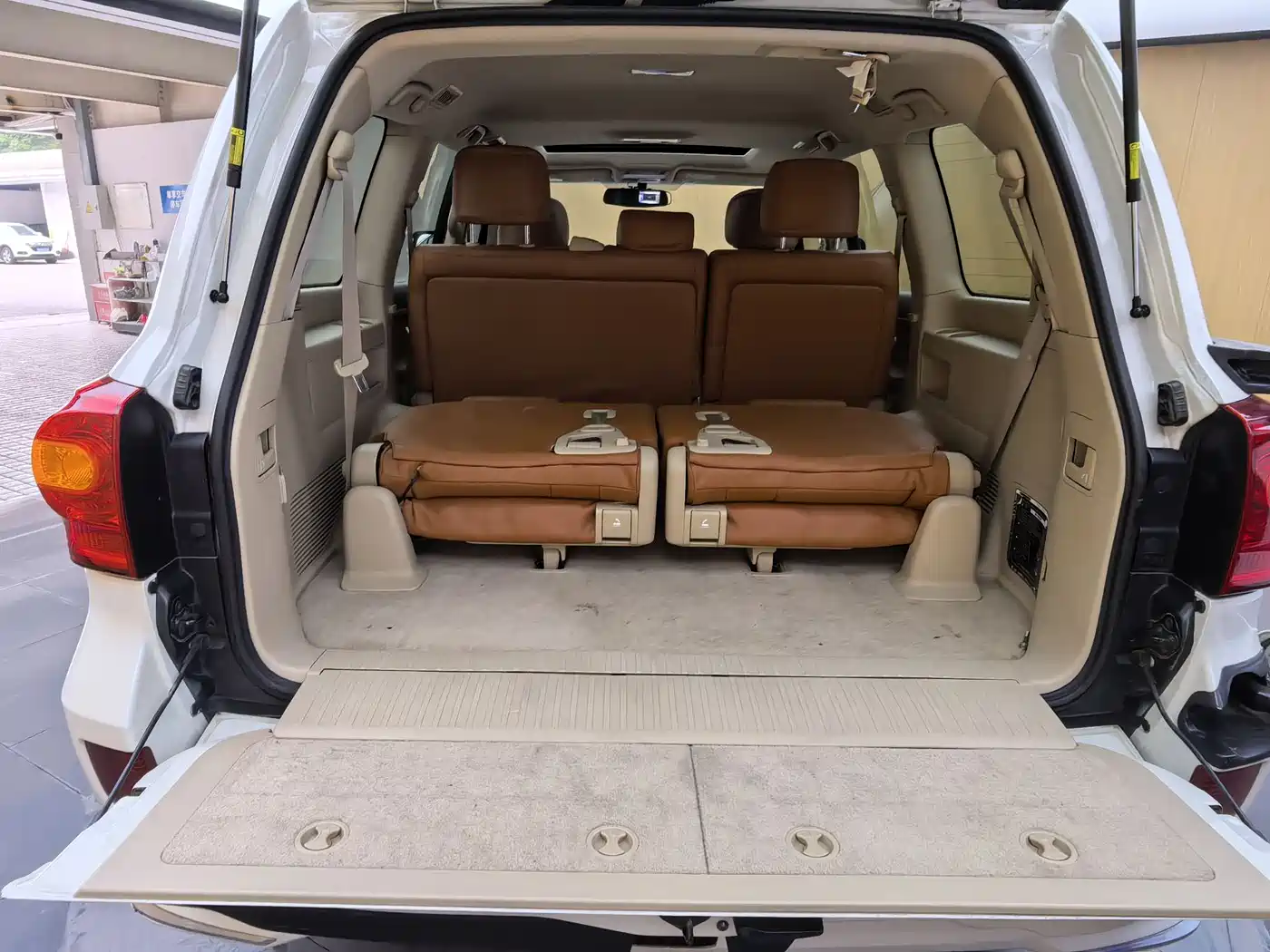 Toyota Land Cruiser (Import) 2015 4.0L V6 Middle East Limited Edition фото 14