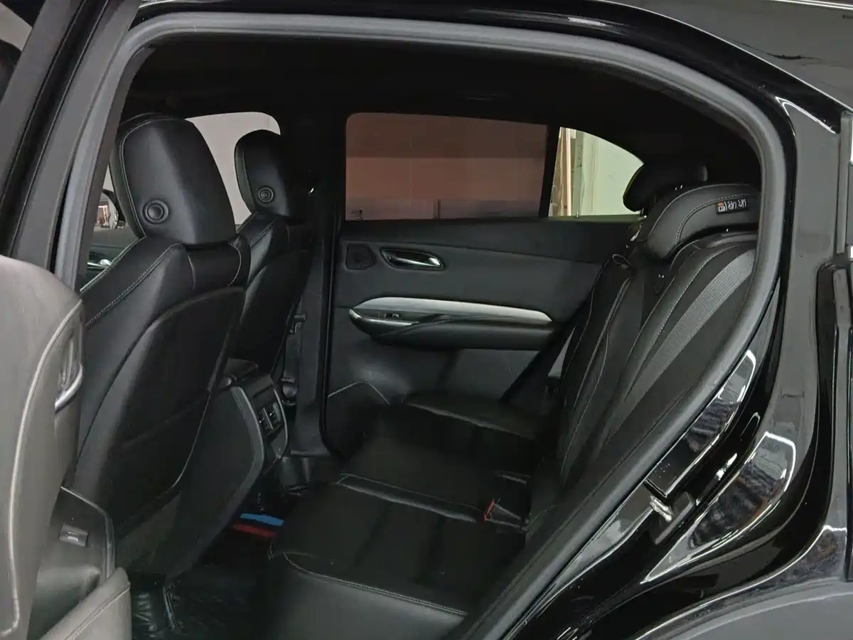 Cadillac XT4 2019 2018 28T FWD Leading Edition