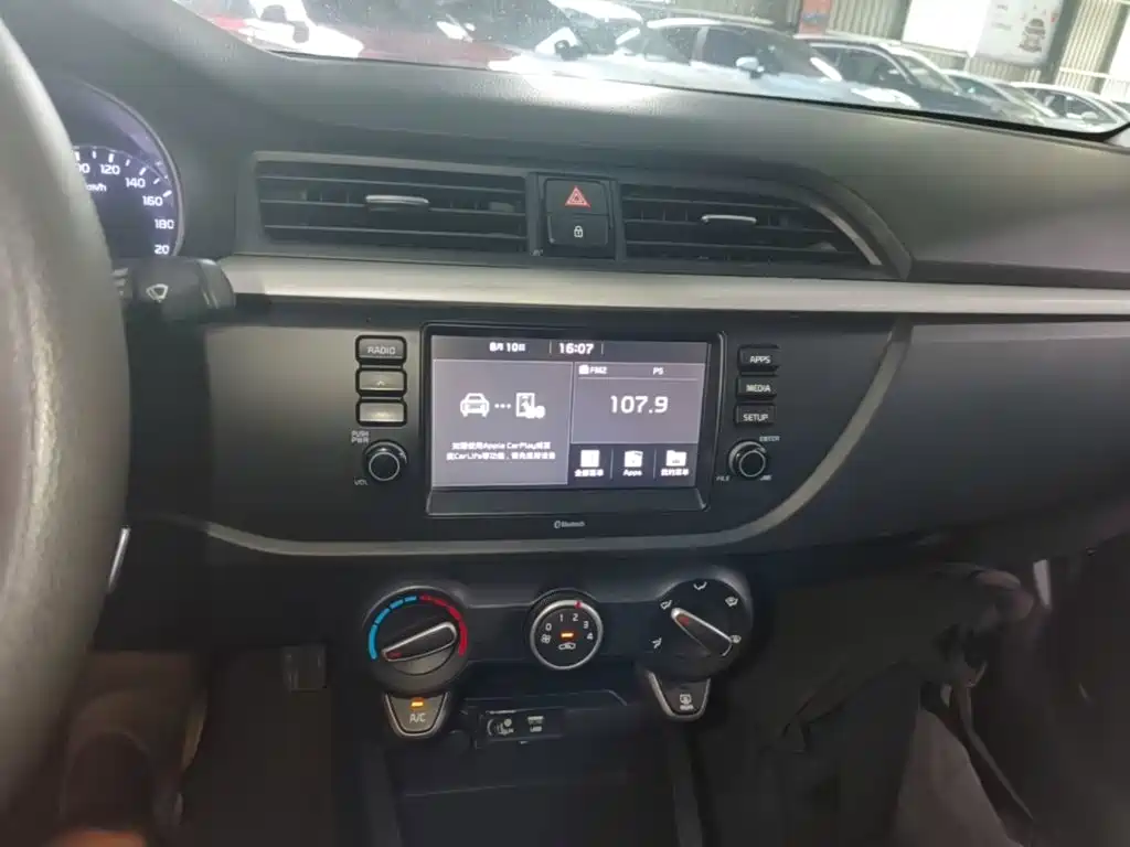 Kia K2 2017 2017 Sedan 1.4L AT GLS