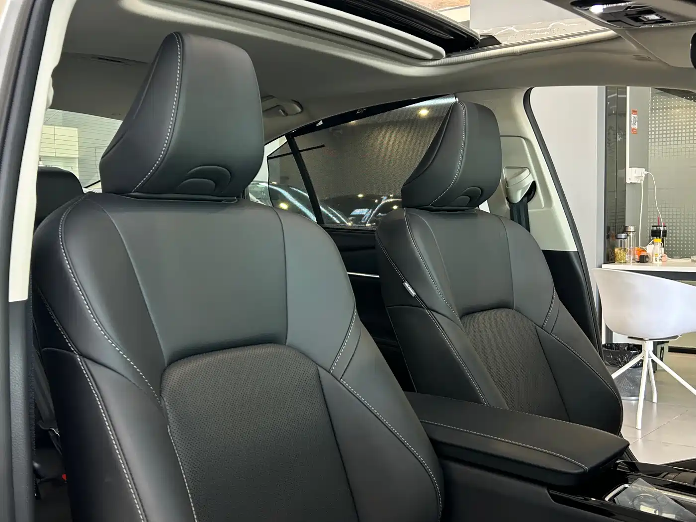 Toyota Camry 2024 Hybrid 2.0HGVP Luxury Edition фото 11
