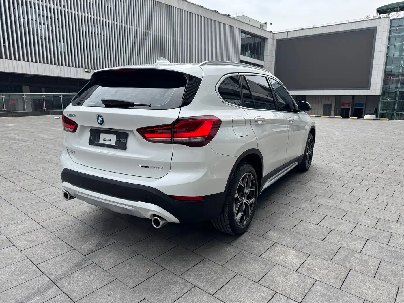BMW X1 2022 sDrive20Li Fashion фото 9