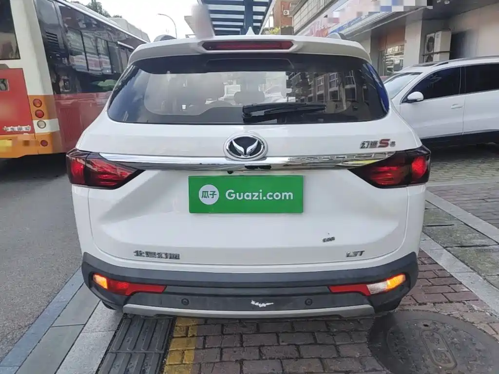 BAIC Huansu S5 2017 2017 1.3T Manual Deluxe