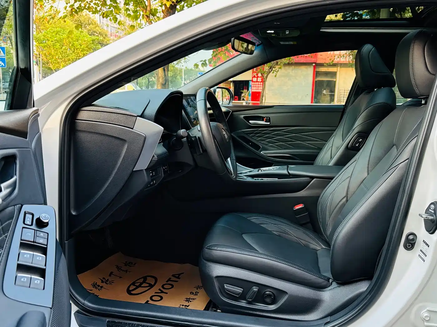 Toyota Avalon 2023 2.5L Touring Premium Edition фото 12
