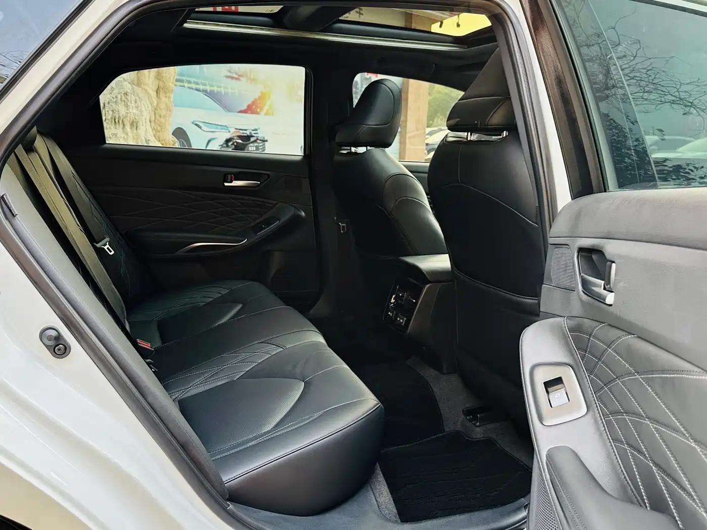 Toyota Avalon 2023 2.5L Touring Premium Edition фото 15