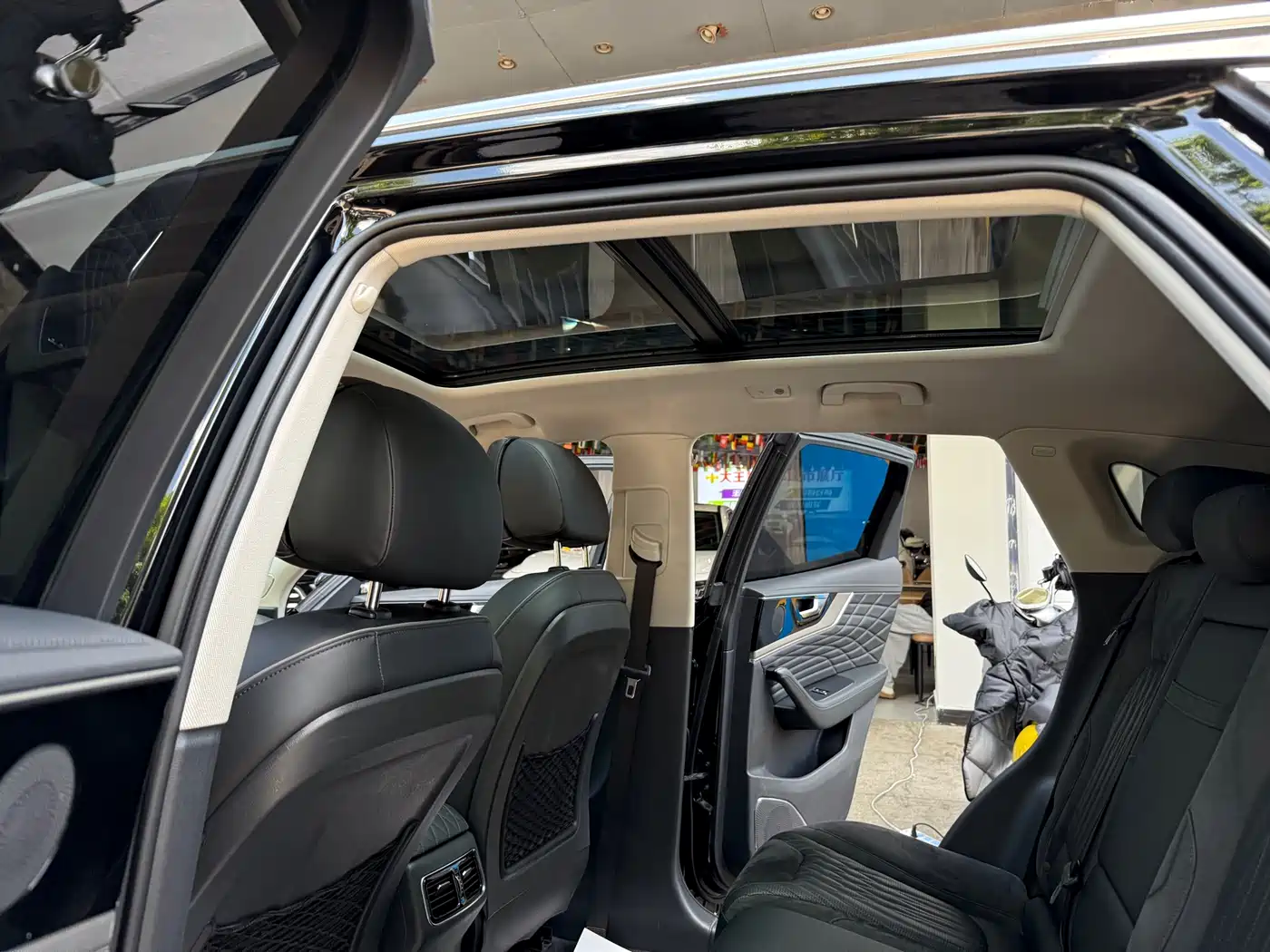 Hongqi HS5 2022 2.0T Smart Connect Flagship AWD Edition фото 10