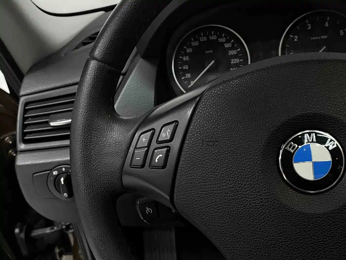 BMW X1 (Import) 2012 2012 sDrive18i Luxury