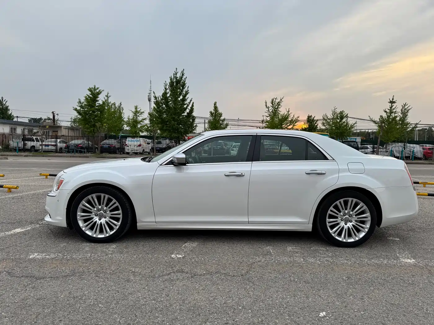 Chrysler 300C (Import) 2014 3.0L Excellence Edition фото 6