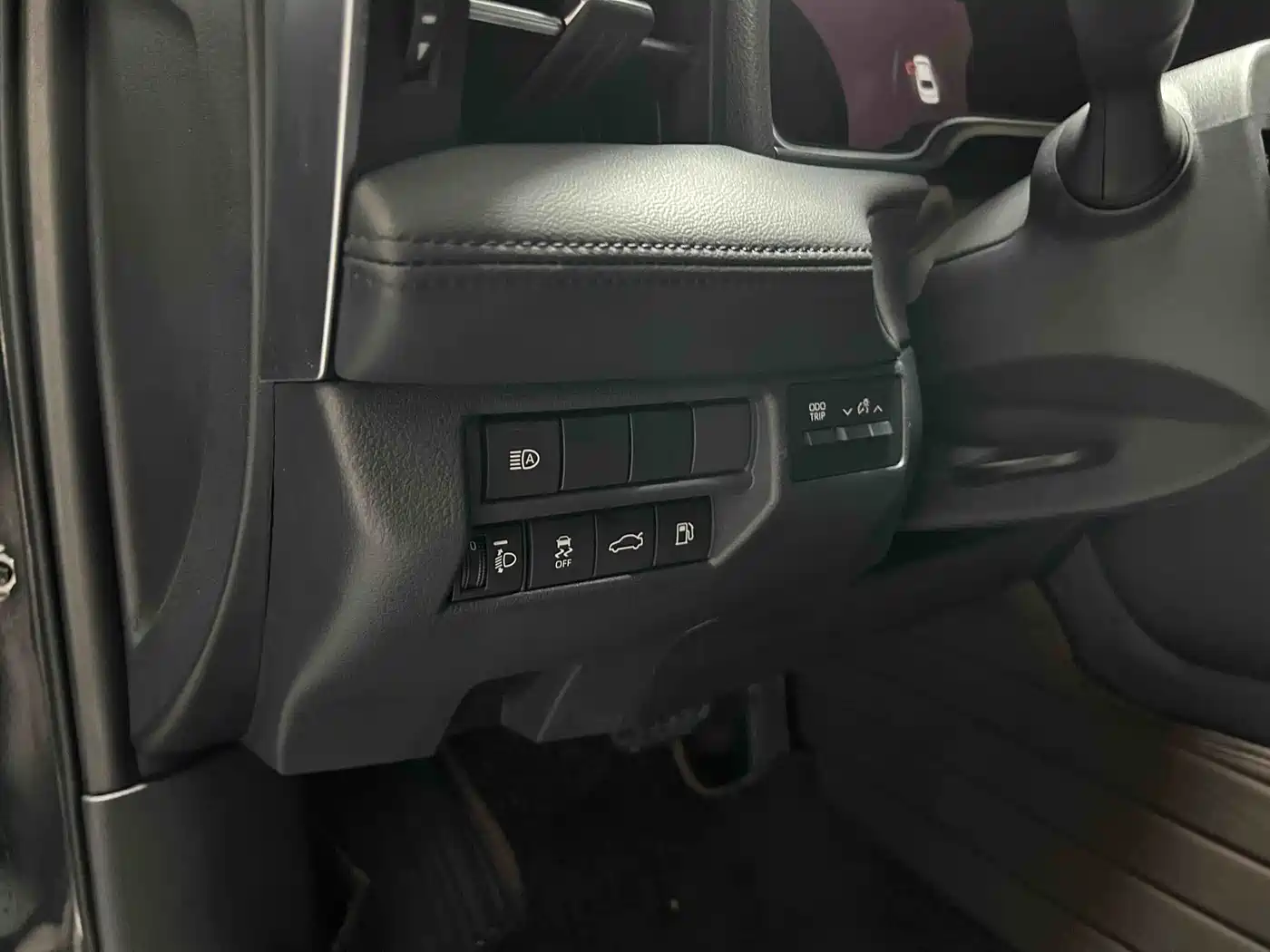 Toyota Avalon 2023 2.0L Premium Selection фото 4
