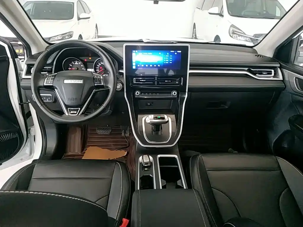Photo 10 - Haval M6